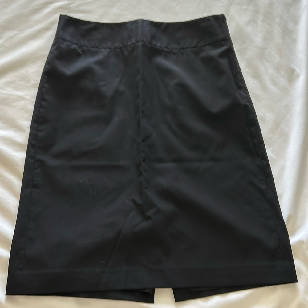 Banana Republic pencil skirt
Size 10